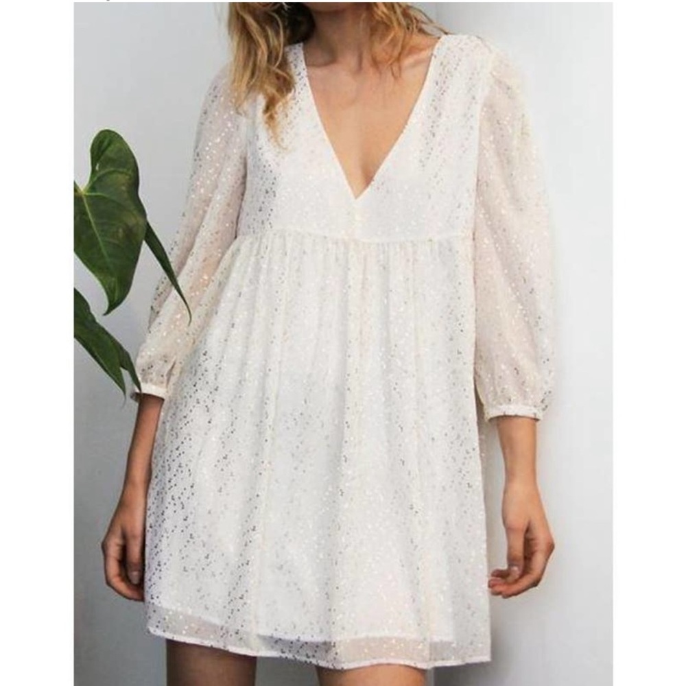 •nwt• Aritzia Sunday Best Jinx escape white & gold dress - Picture 2 of 11